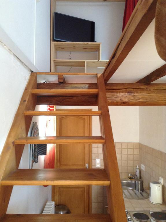 Chinchon Appartement LʼIsle-sur-la-Sorgue Buitenkant foto